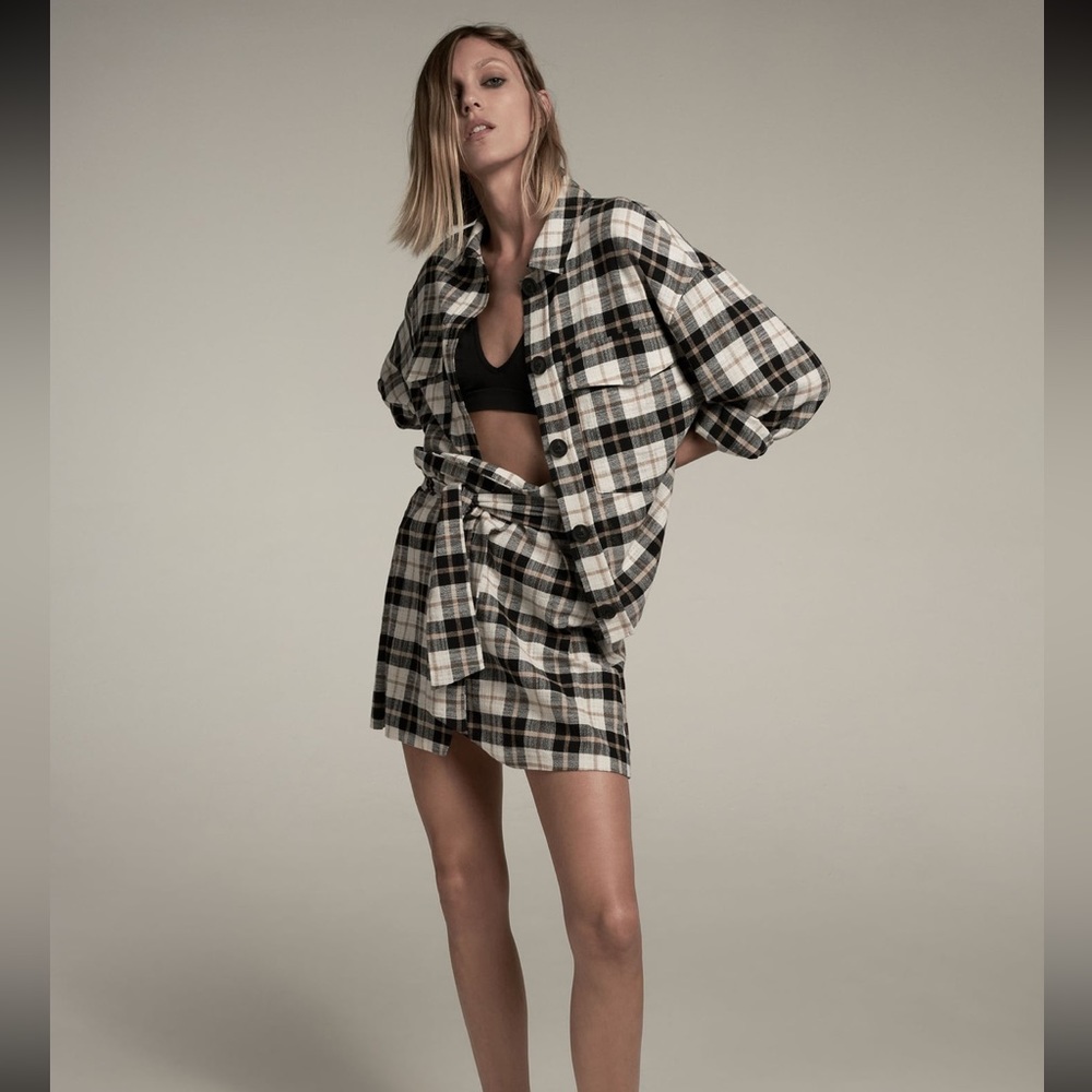 Zara plaid mini skirt size L